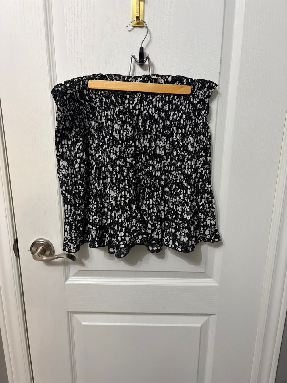SHEIN Black & White Floral Smocked Skort